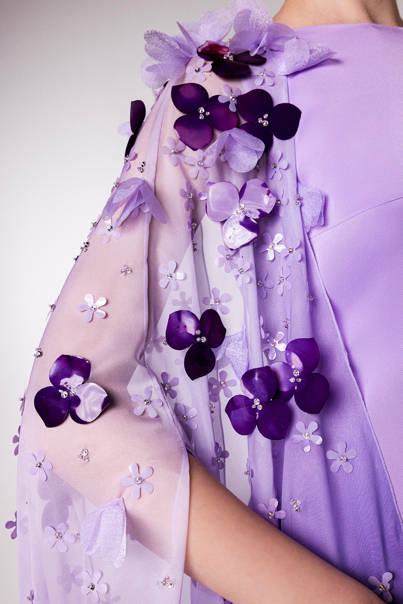 Round Neck Kaftan with Wide Sleeves and Floral Embroidered  Detail