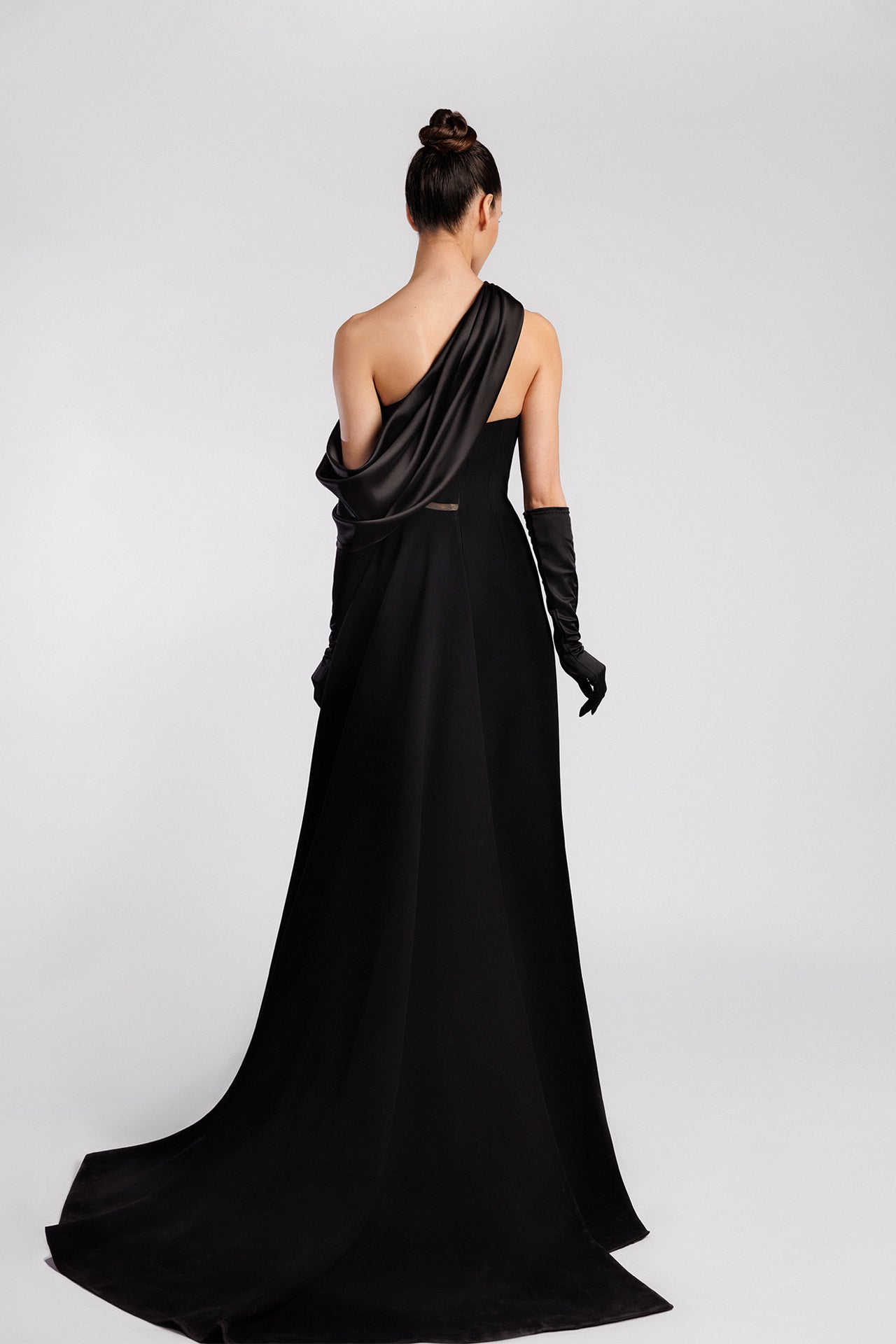 Sleeveless Evening Dress with Floral Embroidery and Side Slit