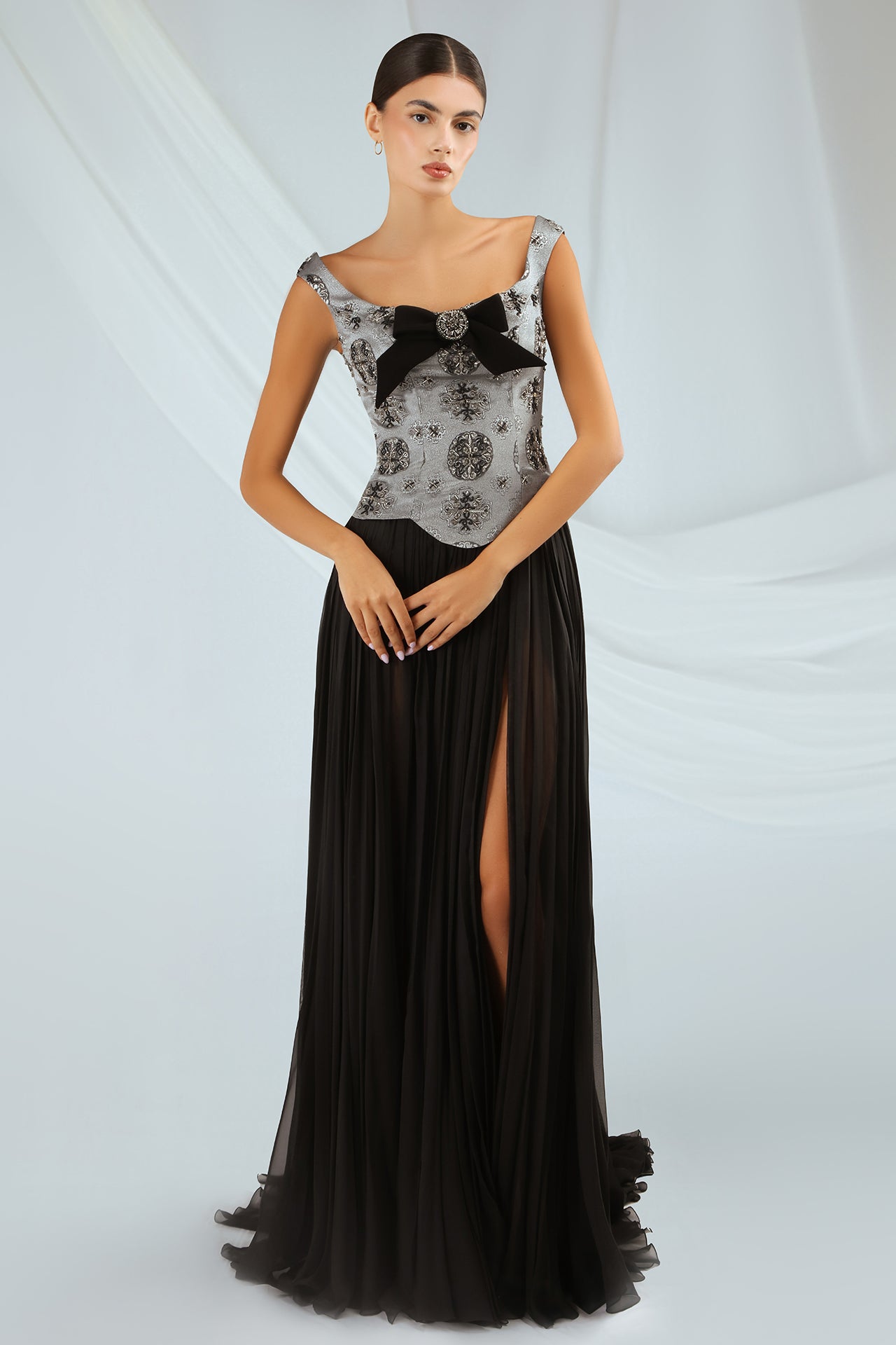 Two-Tone Evening Dress with Bow Gattinolli by Marwan Two-Tone Evening Dress with Bow Gattinolli by Marwan