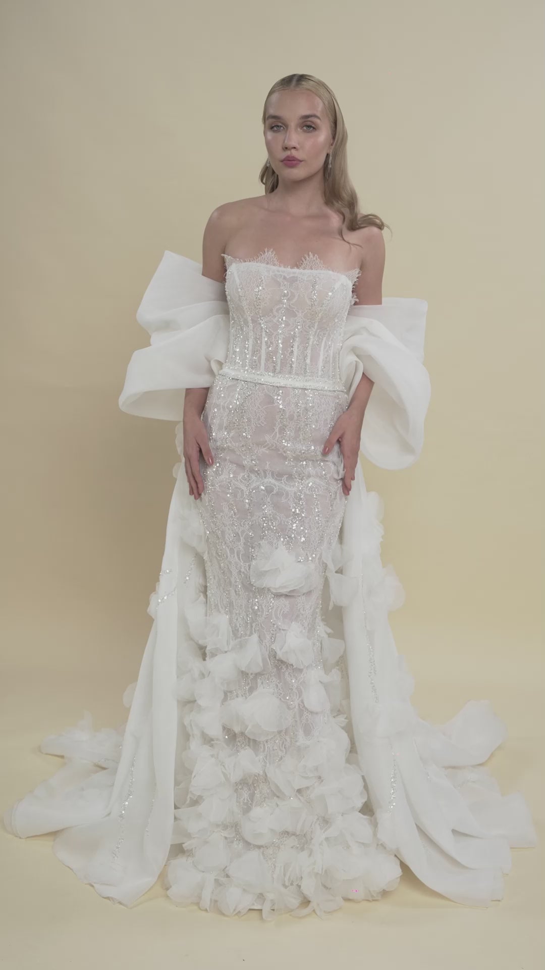 Load and play video in Gallery viewer, Strapless Corset Wedding Dress with Detachable Puff Sleeves

