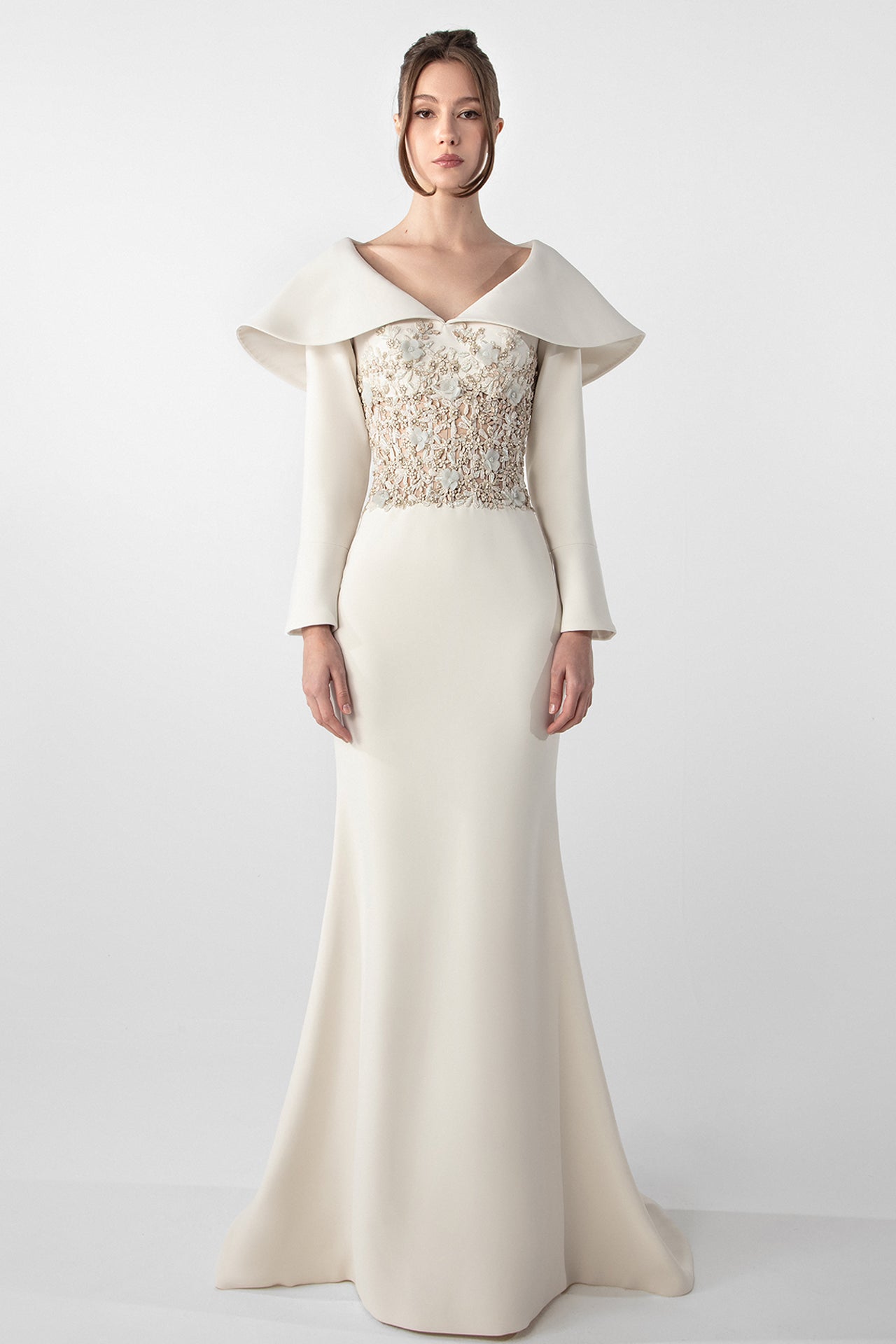 تحميل وتشغيل الفيديو في عارض المعرض، Mermaid Crepe Dress with Embroidered Bodice

