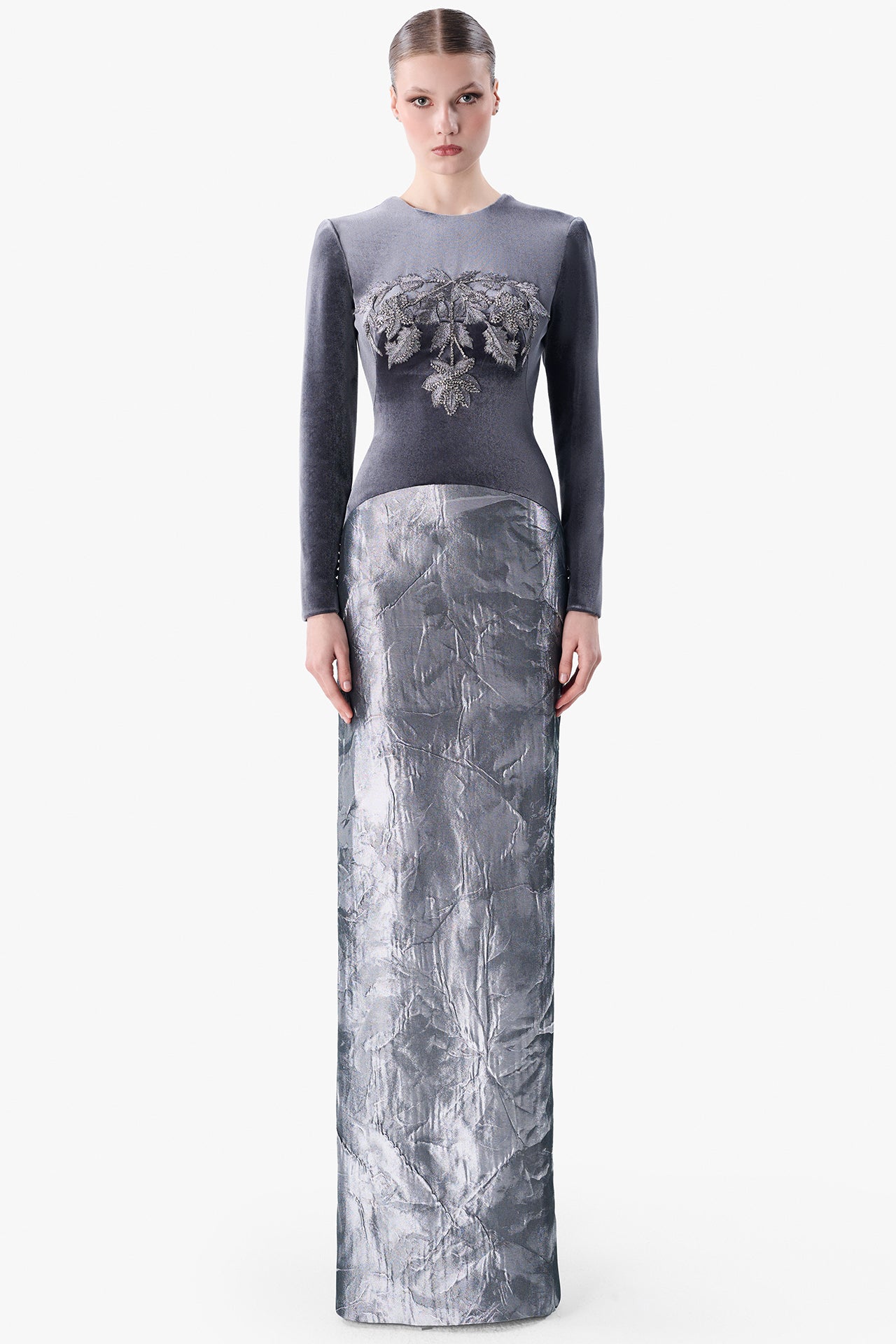 تحميل وتشغيل الفيديو في عارض المعرض، Fitted Velvet Gown with Embroidered Bodice
