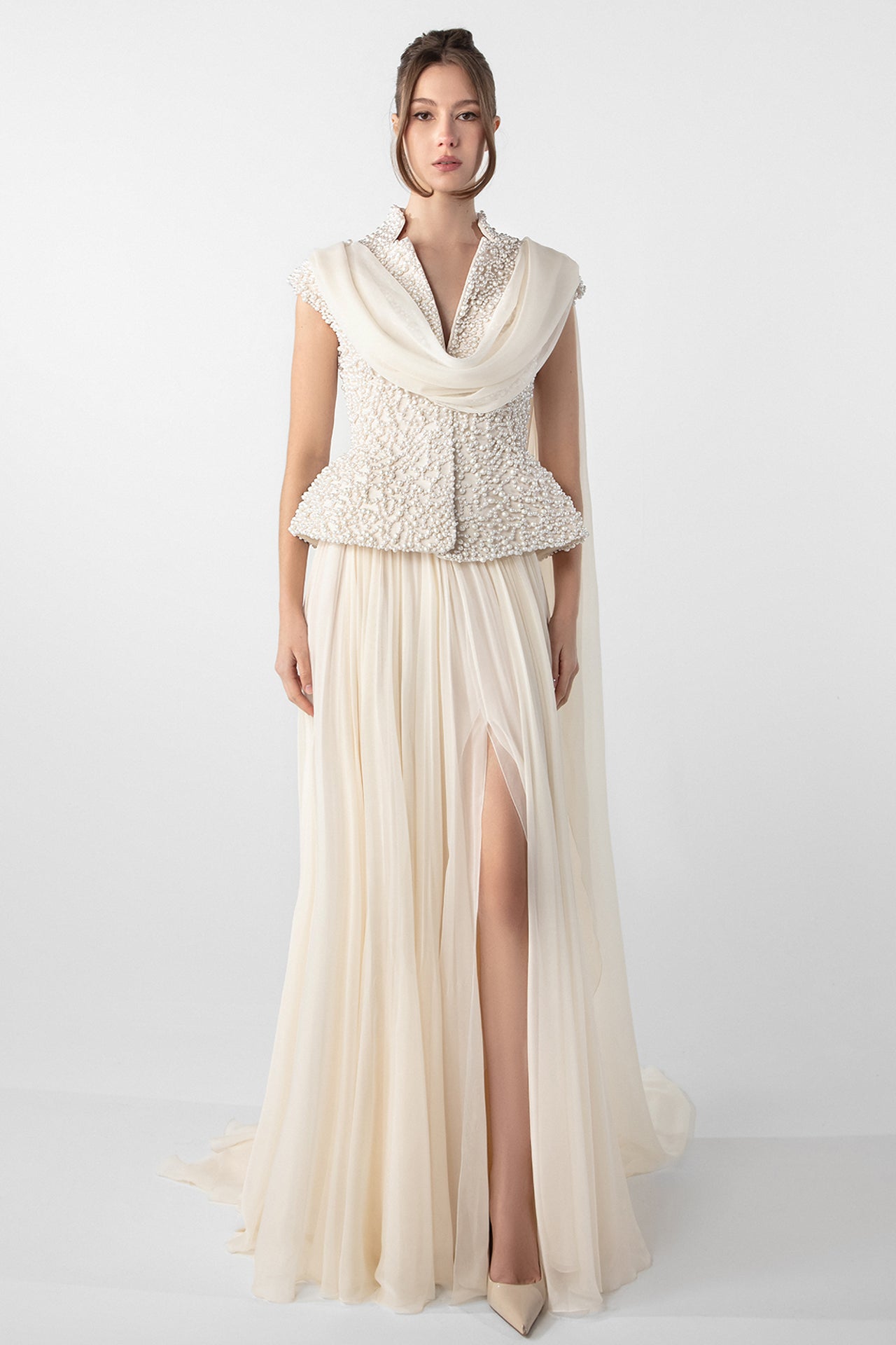تحميل وتشغيل الفيديو في عارض المعرض، Embroidered Jacket and Chiffon Skirt Set

