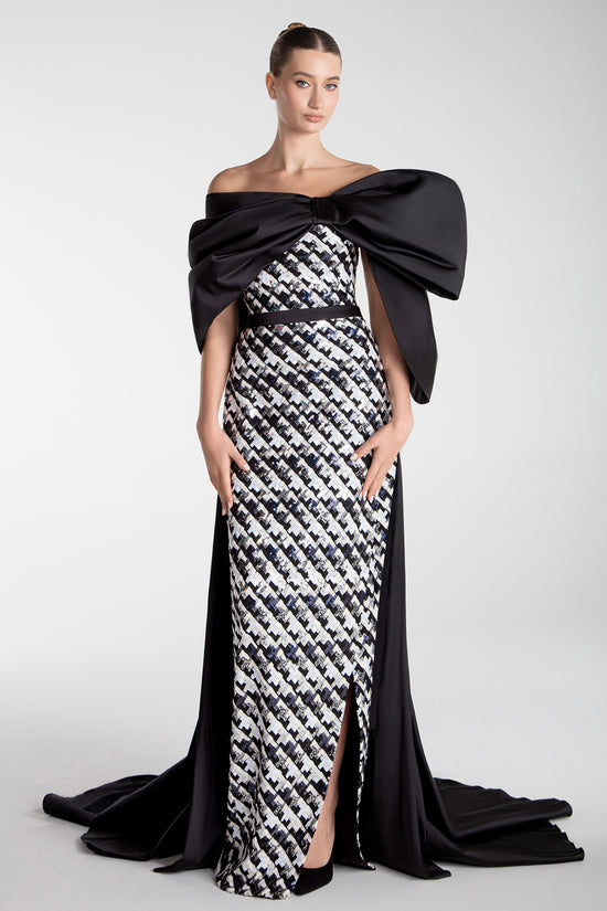 تحميل وتشغيل الفيديو في عارض المعرض، Tweed Column Gown With Oversized Taffeta Bow
