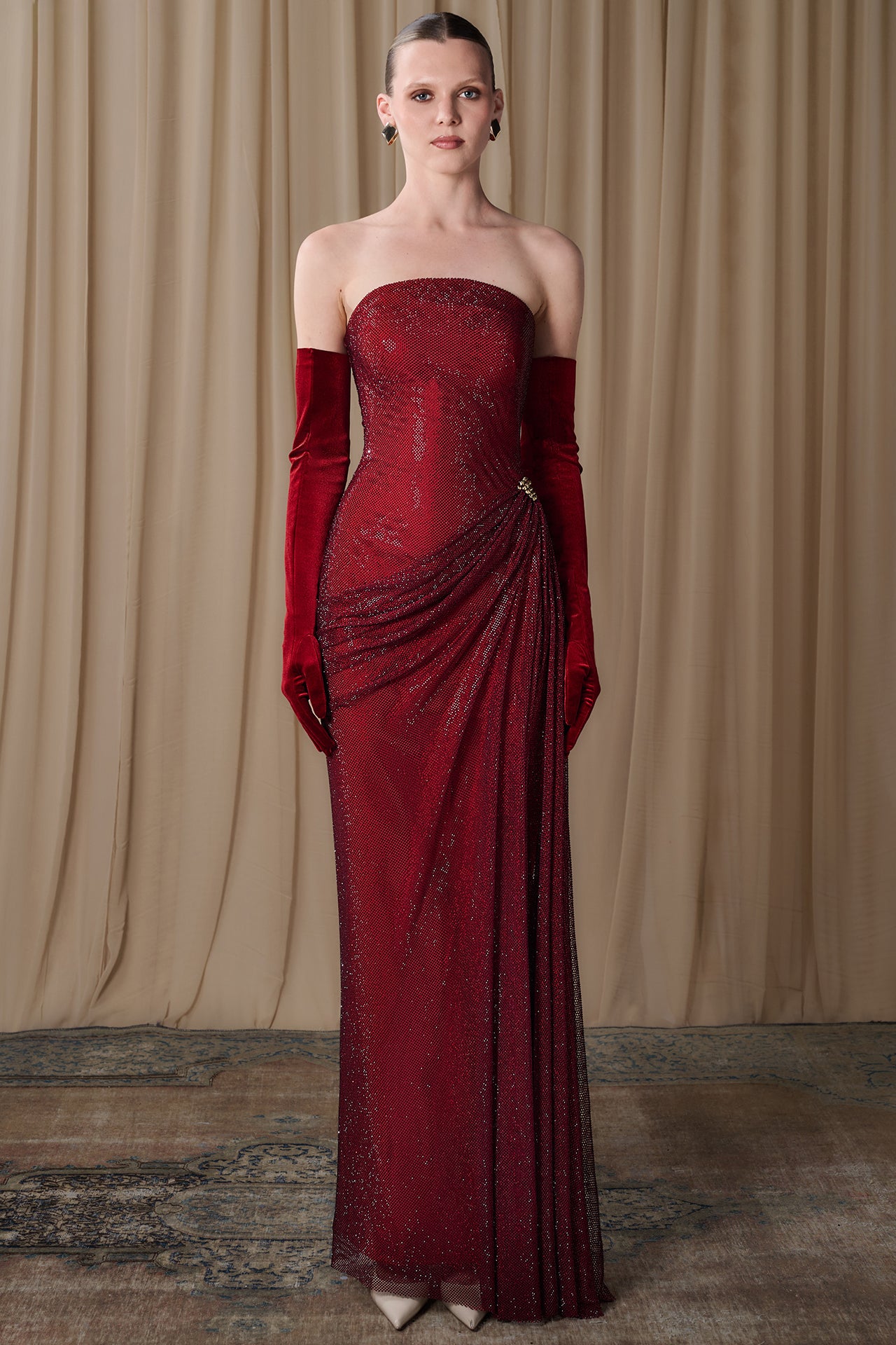تحميل وتشغيل الفيديو في عارض المعرض، Strapless Draped Gown with Gloves
