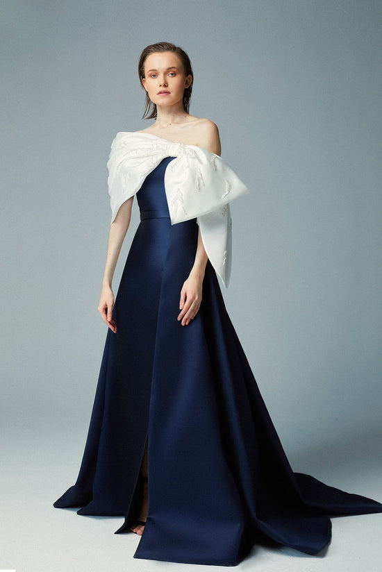Embroidered Triple Off-white Organza Bow Tie of Navy Blue Cady Evening Gattinolli by Marwan Embroidered Triple Off-white Organza Bow Tie of Navy Blue Cady Evening Gattinolli by Marwan