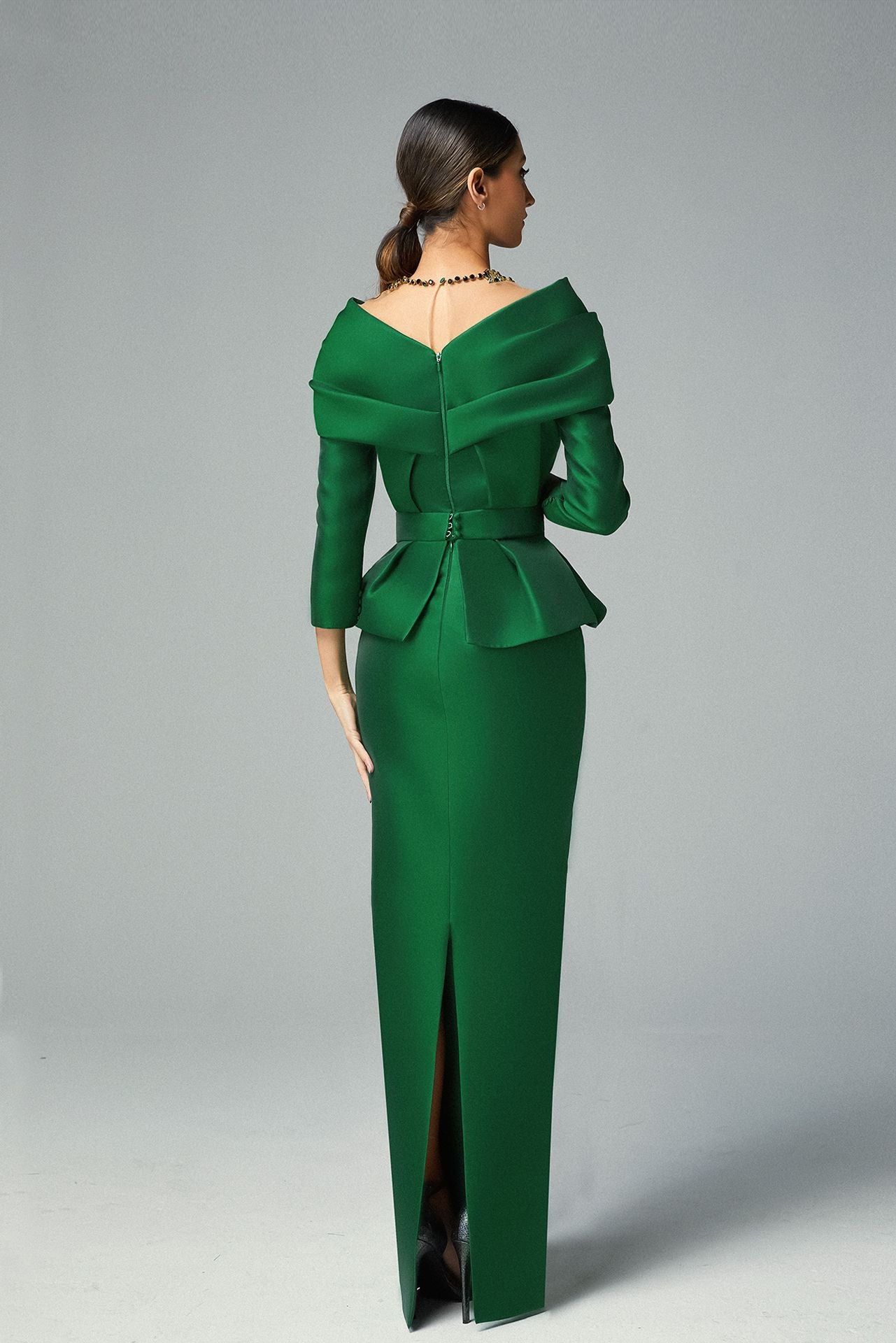 Off-shoulder Bow Tie Peplum Cady Emeralds Top with Column Long Skirt